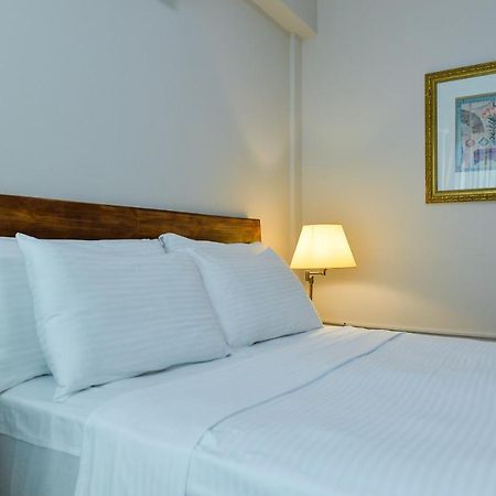 Central Hotel 茨卡尔图博 外观 照片