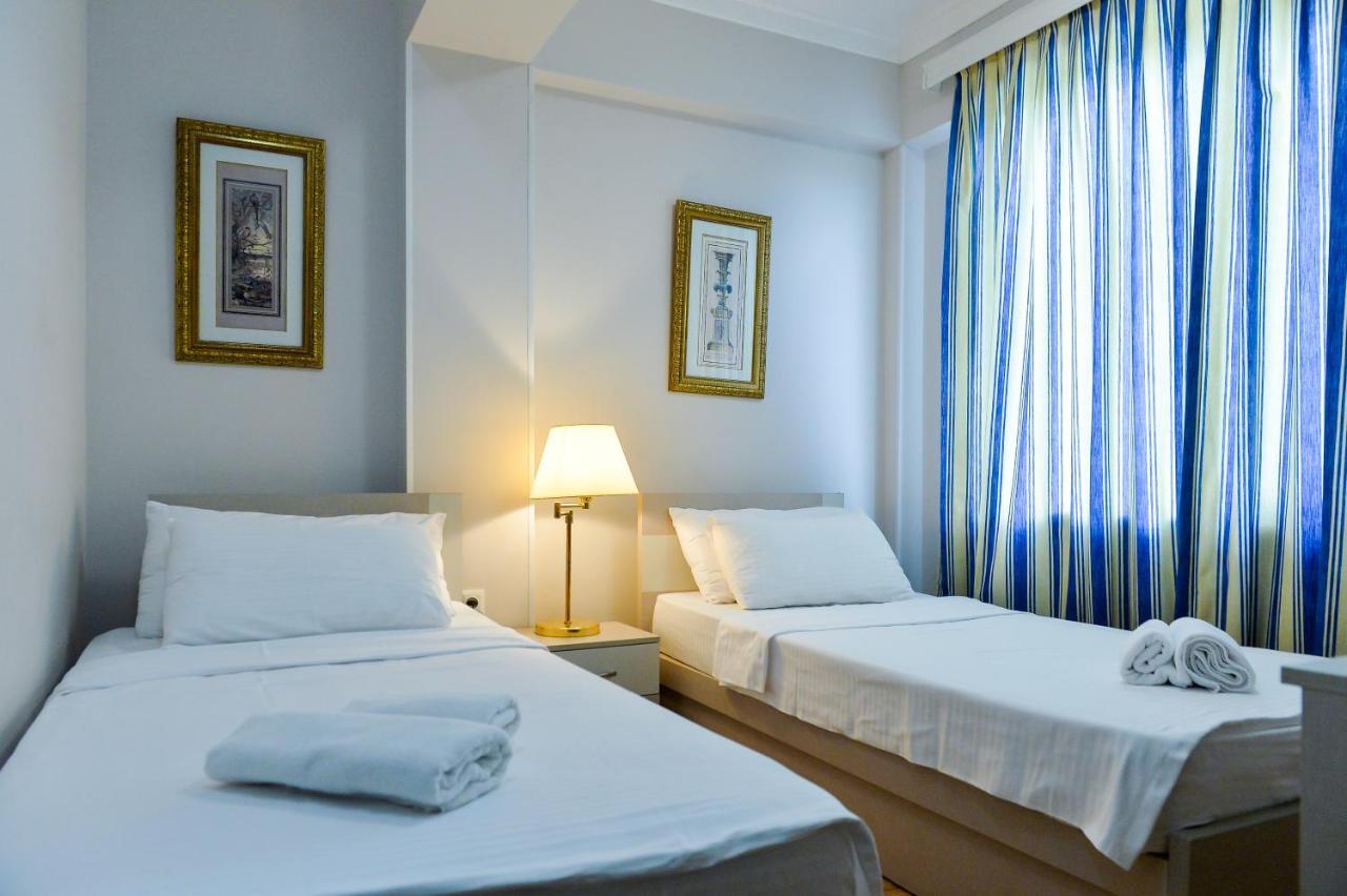 Central Hotel 茨卡尔图博 外观 照片